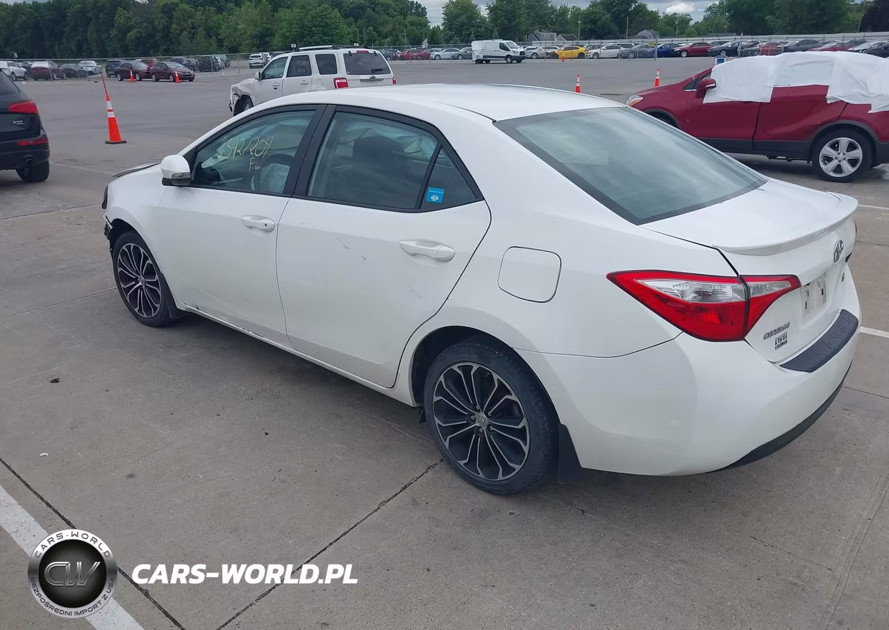 2015 Toyota Corolla S Plus VIN:5YFBURHE2FP230316 - 3