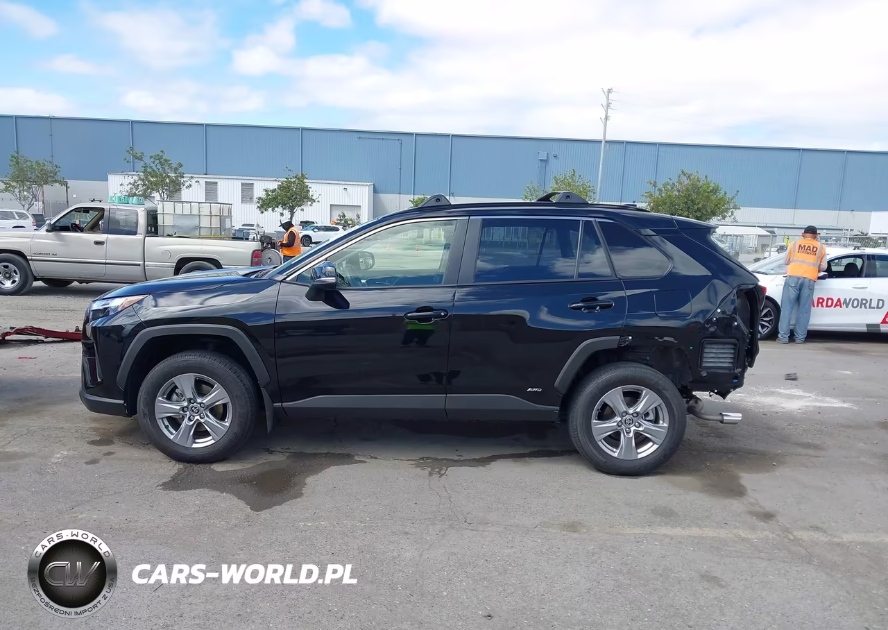 2024 Toyota Rav4 Hybrid Xle VIN:JTMRWRFV1RD254996 - 13
