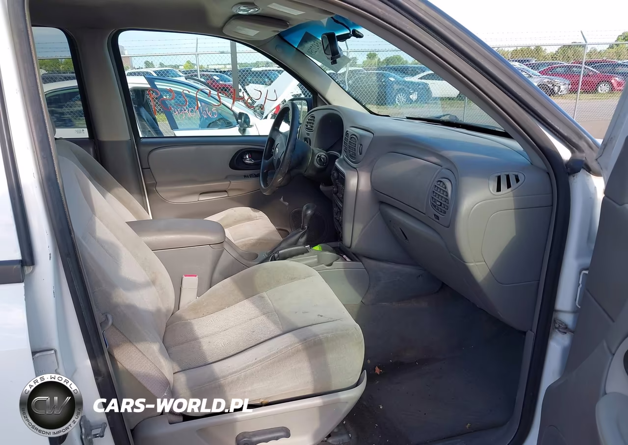 2005 Chevrolet Trailblazer Ls VIN:1GNDT13S452332313 - 5