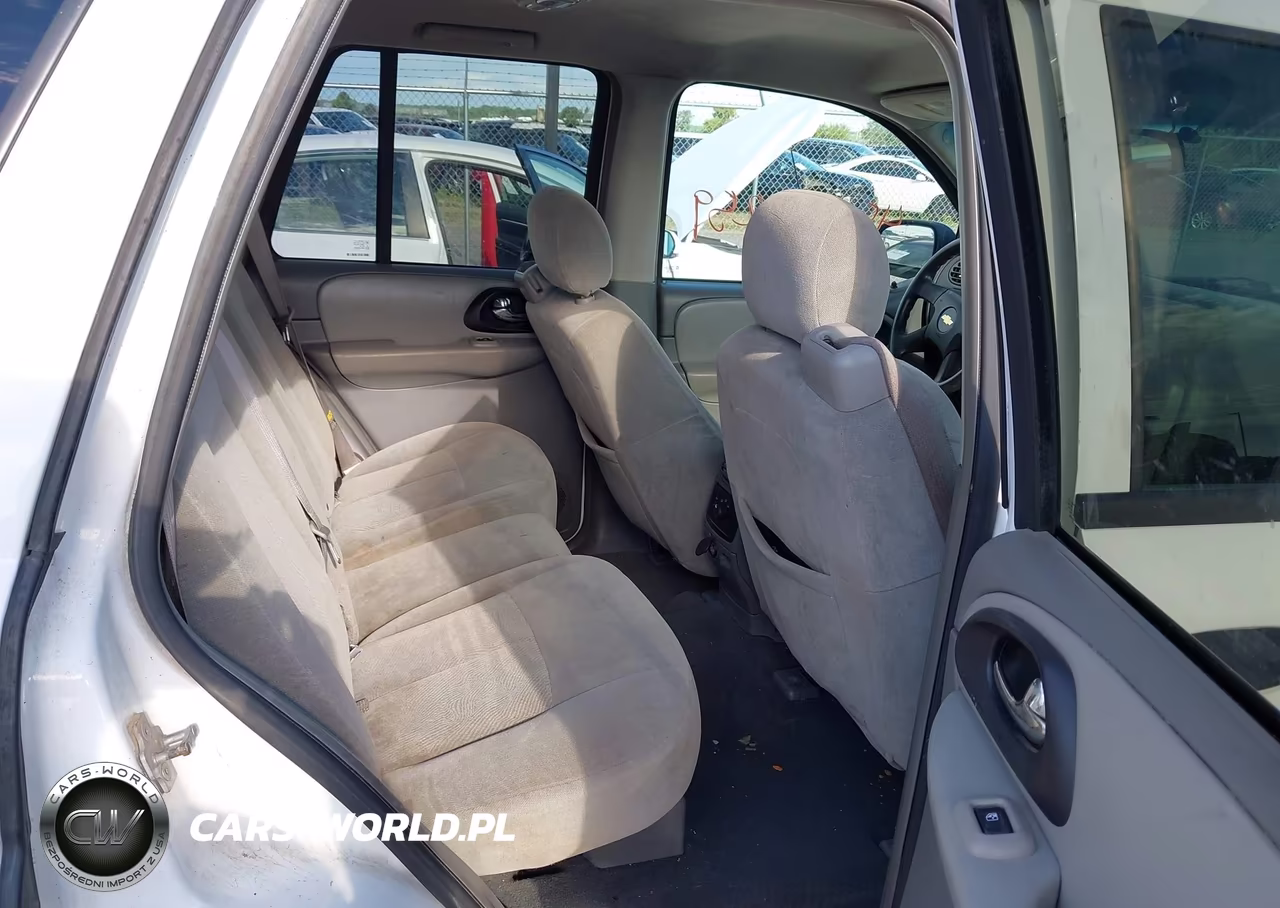 2005 Chevrolet Trailblazer Ls VIN:1GNDT13S452332313 - 8