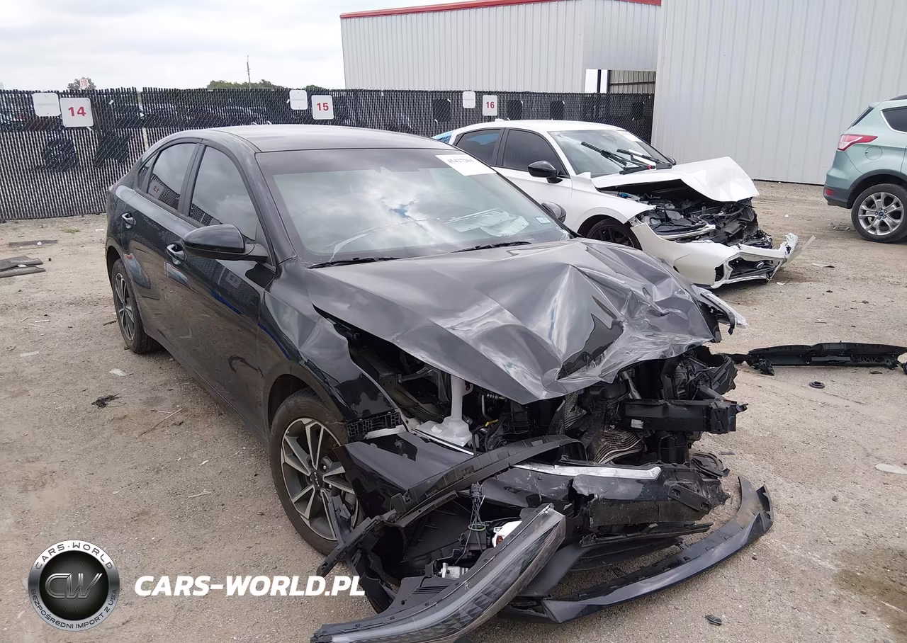 2024 Kia Forte Lxs – zdjęcie 1 z 16