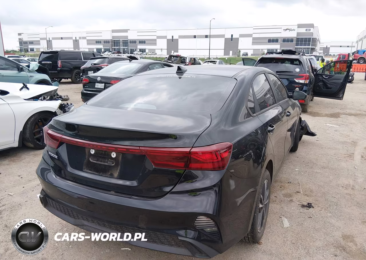 2024 Kia Forte Lxs VIN:3KPF24AD3RE827640 - 4