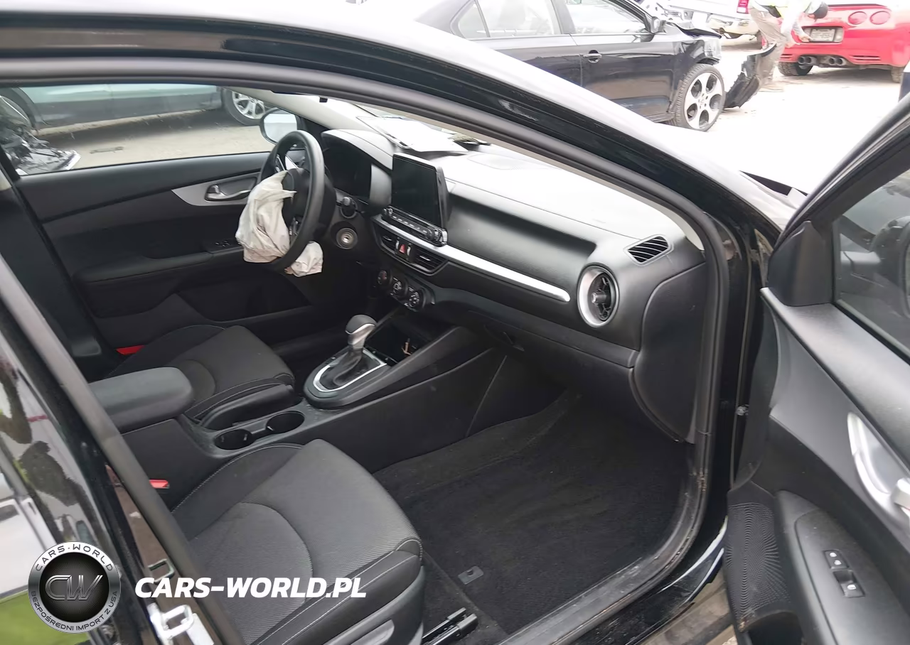 2024 Kia Forte Lxs VIN:3KPF24AD3RE827640 - 5