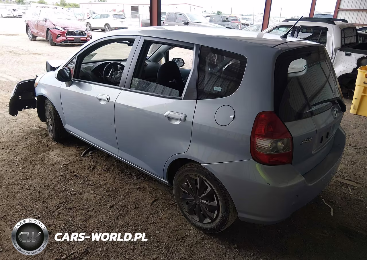 2008 Honda Fit VIN:JHMGD384X8S029032 - 3