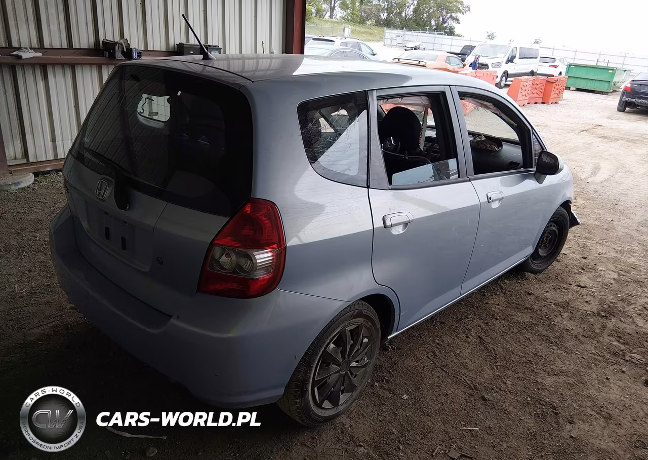 2008 Honda Fit VIN:JHMGD384X8S029032 - 4