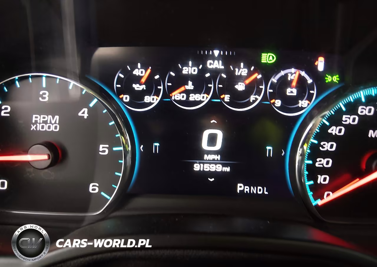 2018 Chevrolet Tahoe Premier VIN:1GNSKCKC3JR290475 - 16
