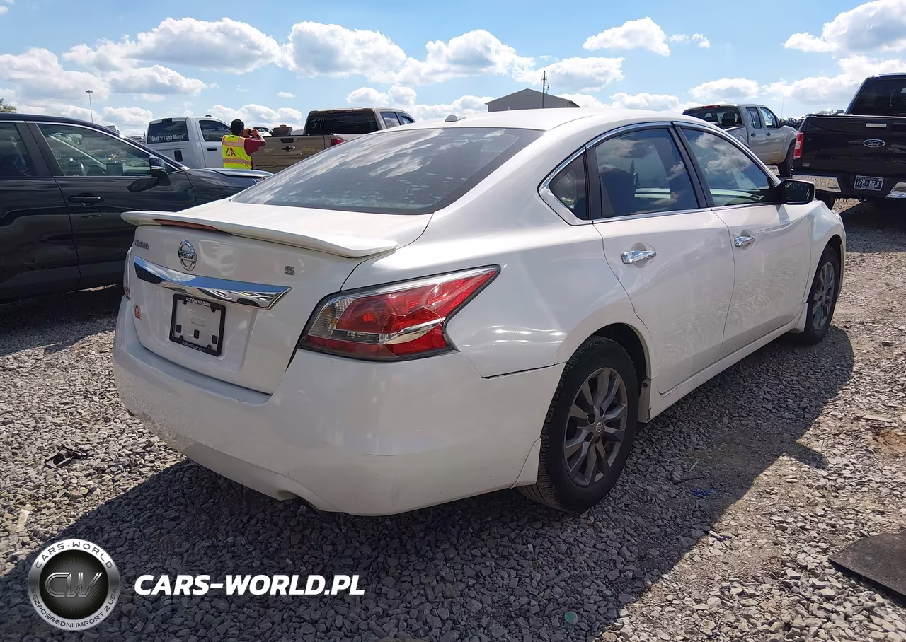 2015 Nissan Altima 2.5 S VIN:1N4AL3AP2FC223369 - 4