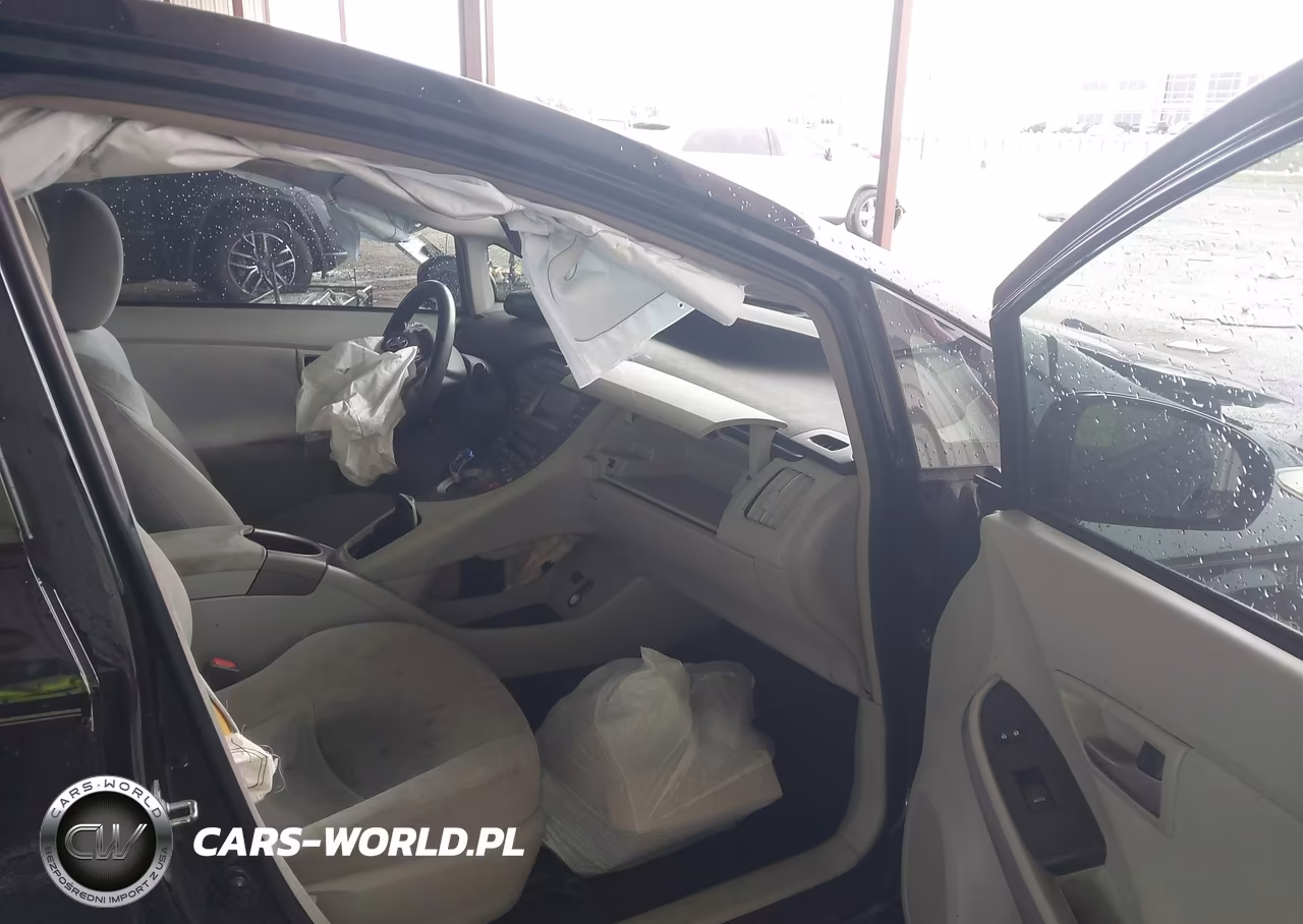 2014 Toyota Prius Three VIN:JTDKN3DU7E0374184 - 5