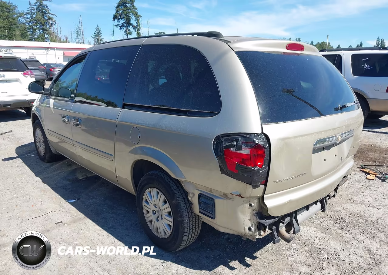 2005 Chrysler Town & Country Lx VIN:2C4GP44R75R519358 - 3