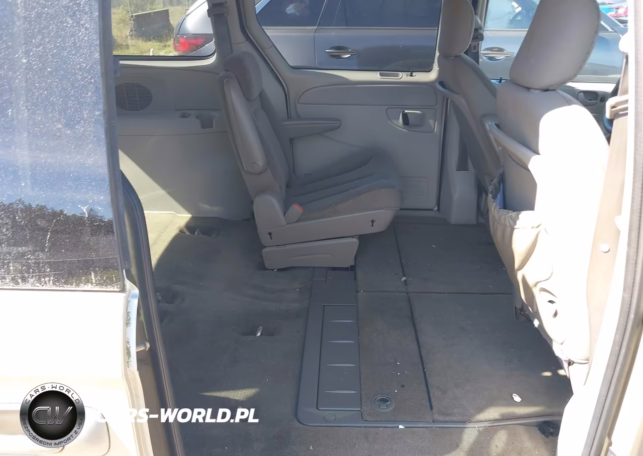 2005 Chrysler Town & Country Lx VIN:2C4GP44R75R519358 - 8
