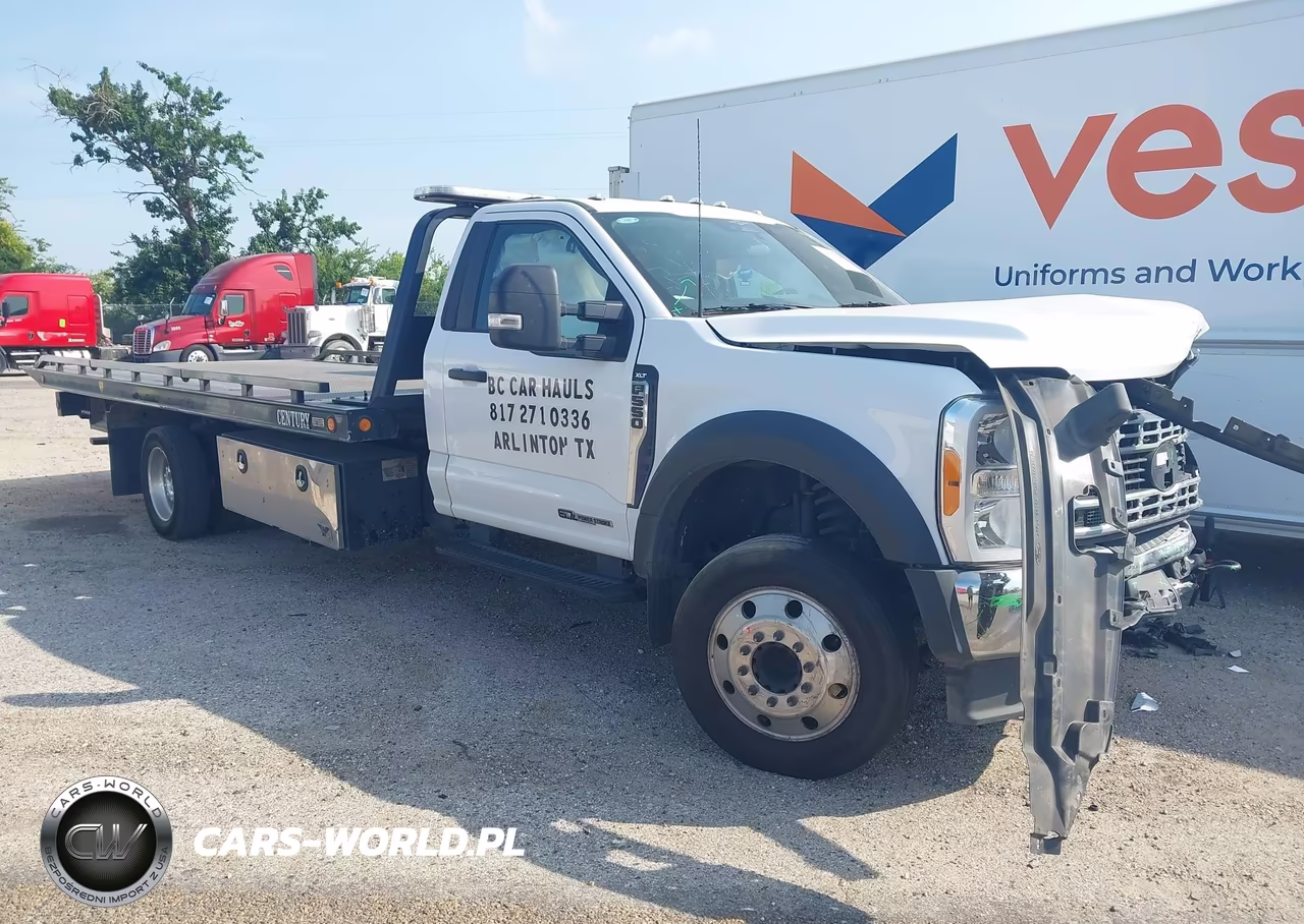 2023 Ford F-550 Chassis Xl-Xlt VIN:1FDUF5GT0PDA03752 - 1