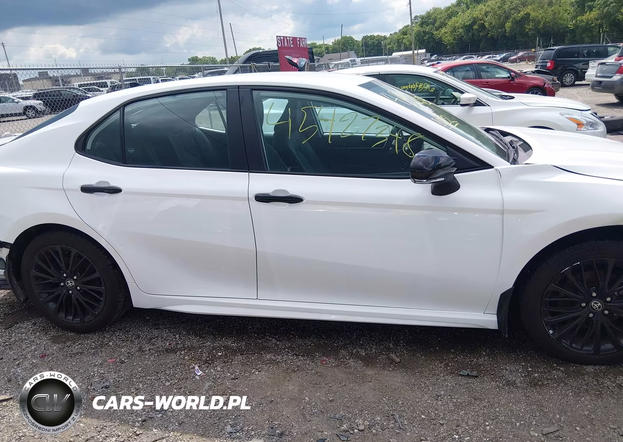 2022 Toyota Camry Nightshade Edition Hybrid VIN:4T1T31AK8NU035097 - 13