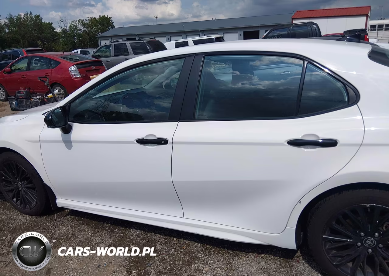 2022 Toyota Camry Nightshade Edition Hybrid VIN:4T1T31AK8NU035097 - 14
