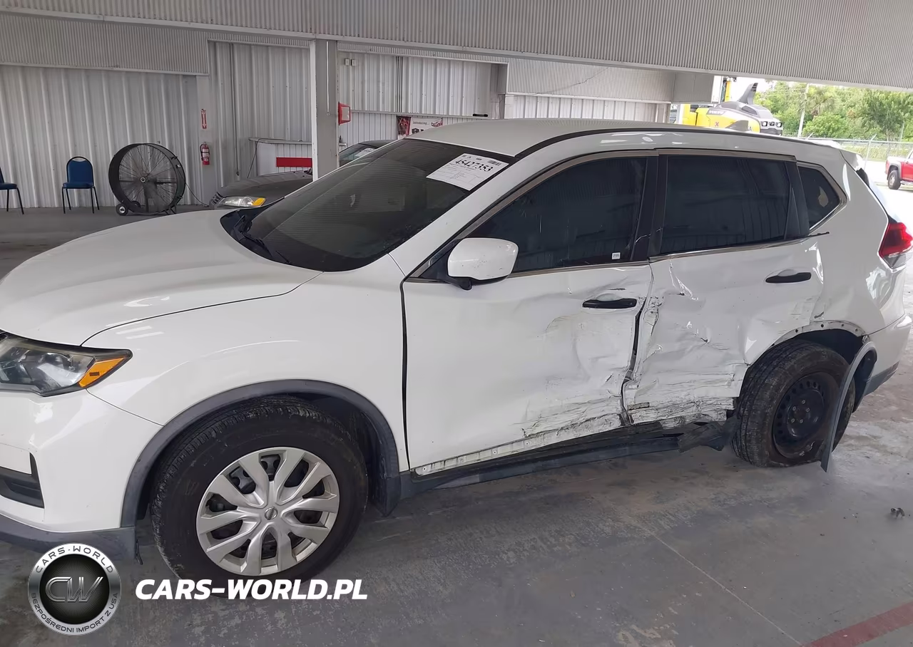 2018 Nissan Rogue S VIN:KNMAT2MV3JP584352 - 14