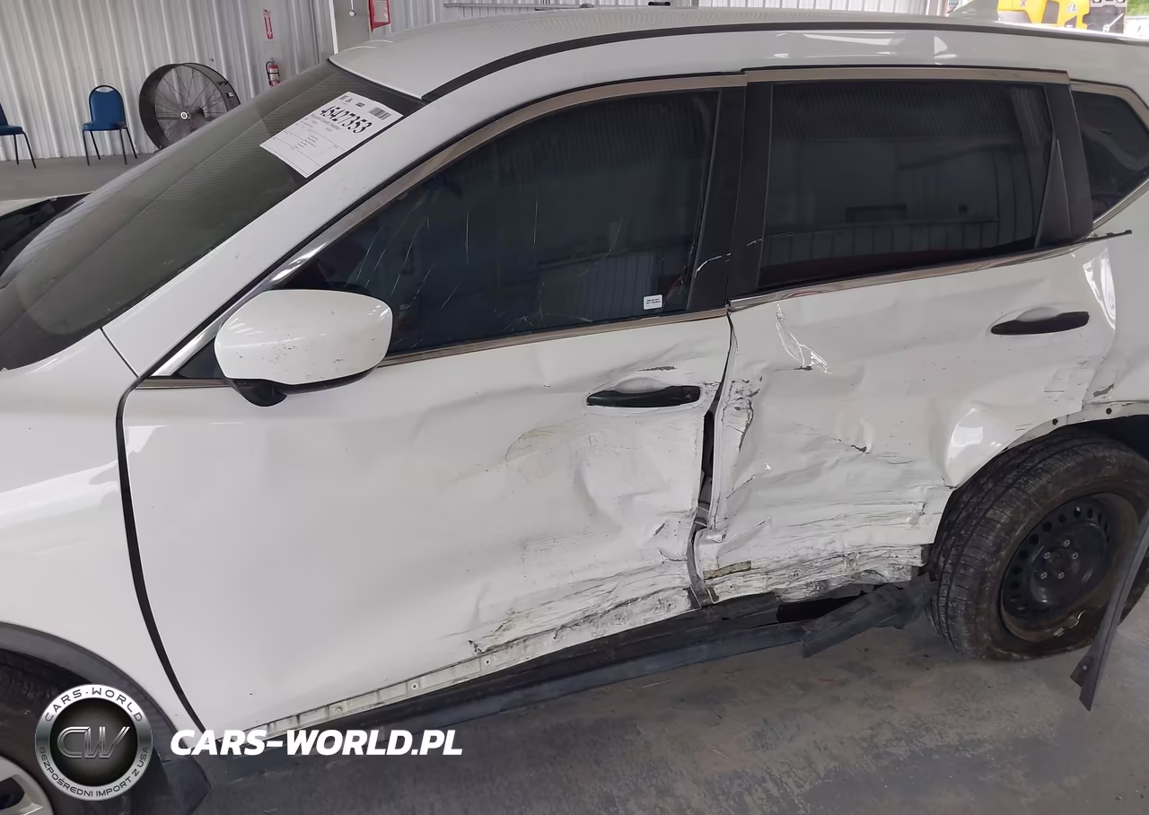 2018 Nissan Rogue S VIN:KNMAT2MV3JP584352 - 6