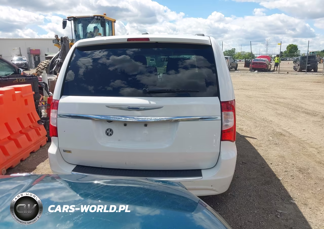 2016 Chrysler Town & Country Touring VIN:2C4RC1BG3GR280723 - 16