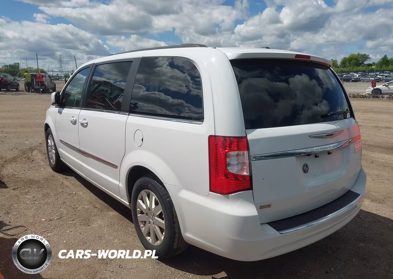 2016 Chrysler Town & Country Touring VIN:2C4RC1BG3GR280723 - 3