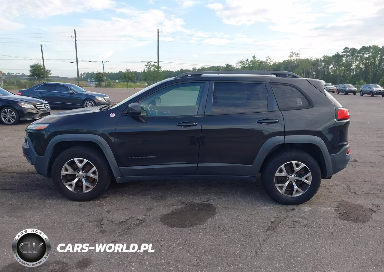 2015 Jeep Cherokee Trailhawk VIN:1C4PJMBB4FW718271 - 14