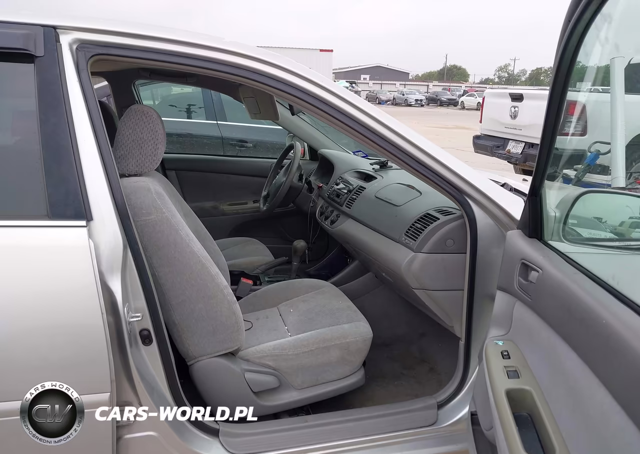 2003 Toyota Camry Le VIN:4T1BE32K03U770427 - 5