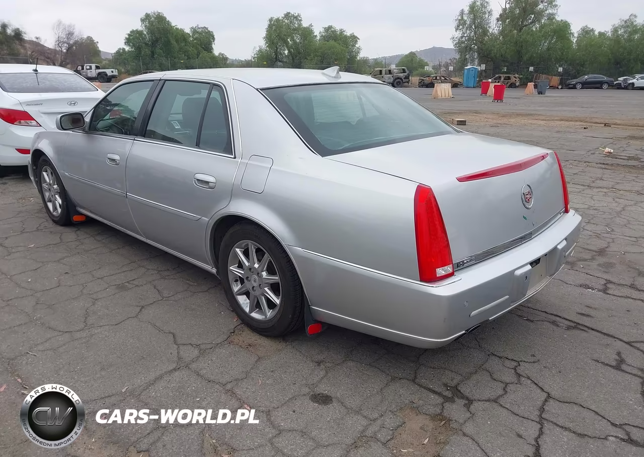 2011 Cadillac Dts Luxury Collection VIN:1G6KD5E66BU123324 - 3
