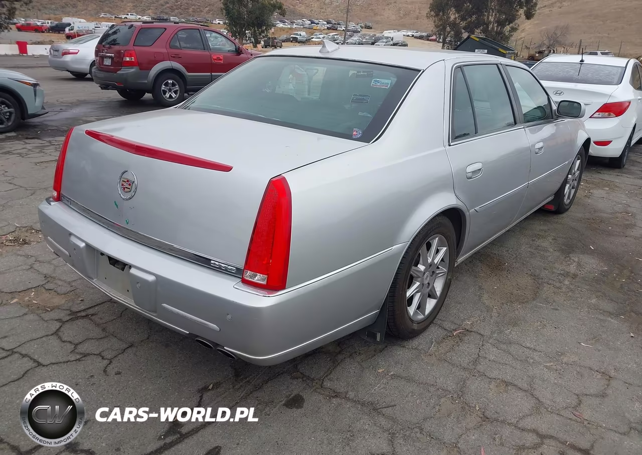 2011 Cadillac Dts Luxury Collection VIN:1G6KD5E66BU123324 - 4