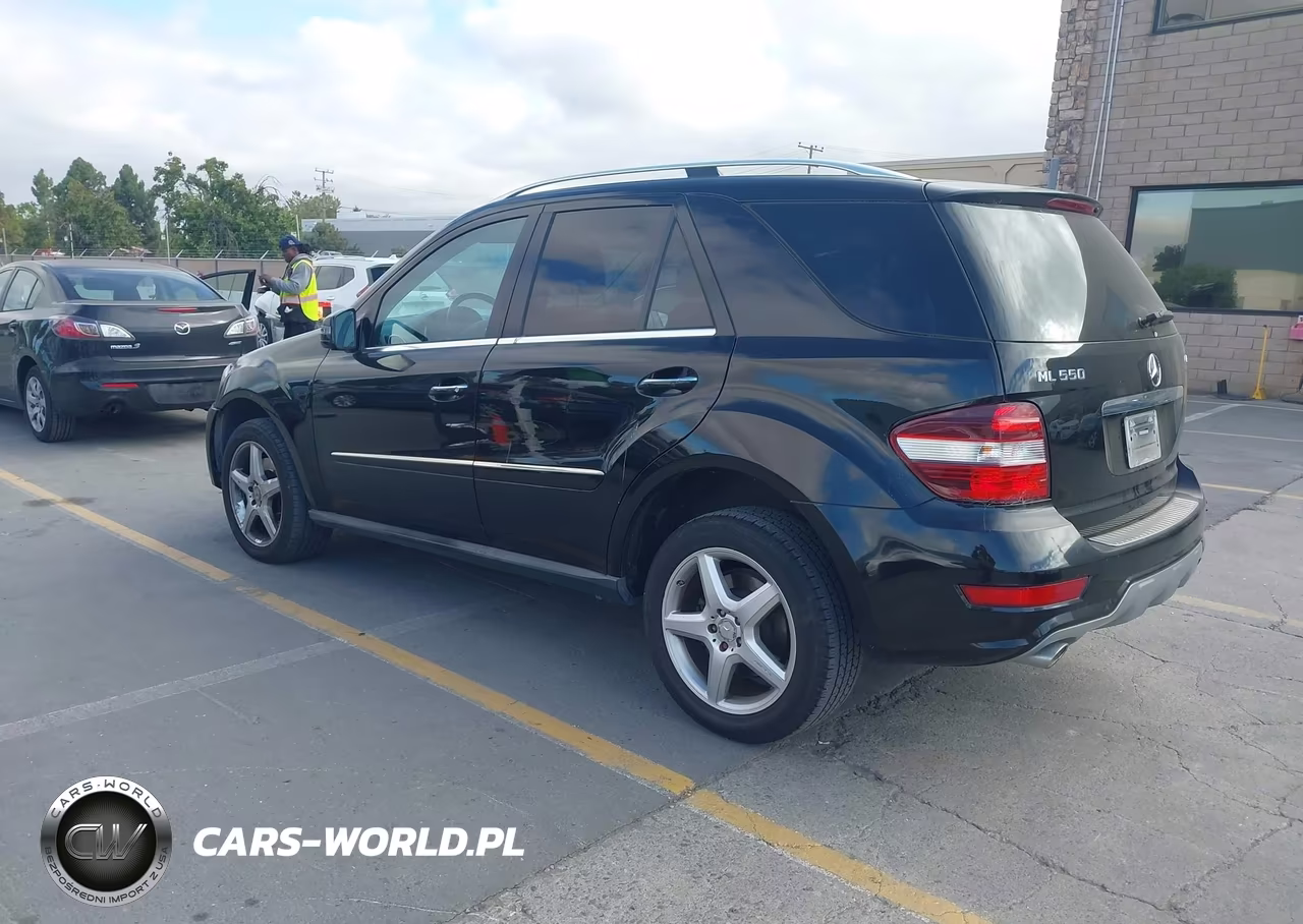 2011 Mercedes-Benz Ml 550 4Matic VIN:4JGBB7CB2BA745852 - 3
