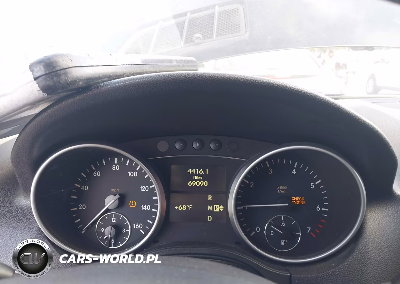 2011 Mercedes-Benz Ml 550 4Matic VIN:4JGBB7CB2BA745852 - 7