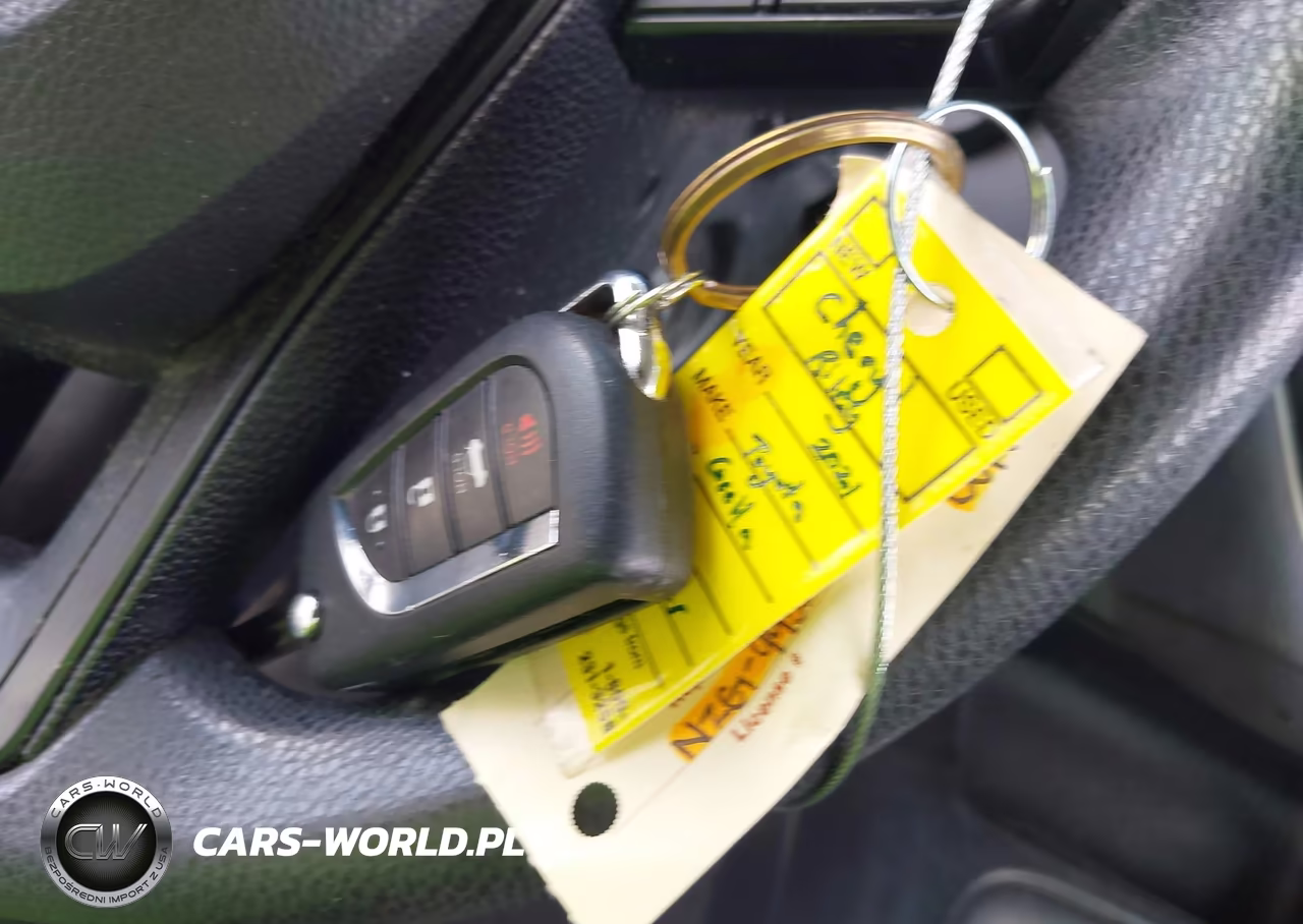 2021 Toyota Corolla Le VIN:JTDEPMAE4MJ144220 - 11