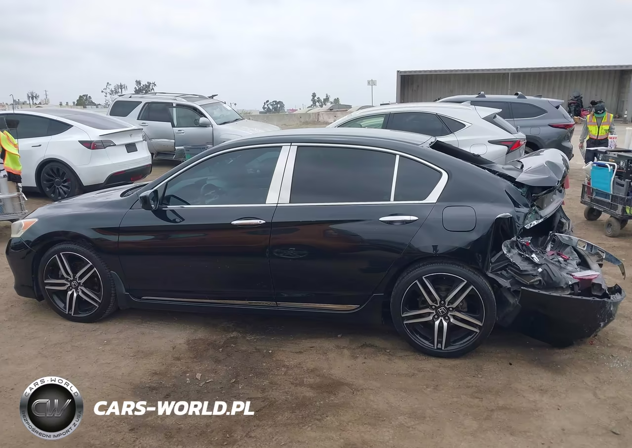 2017 Honda Accord Sport VIN:1HGCR2F56HA147092 - 14