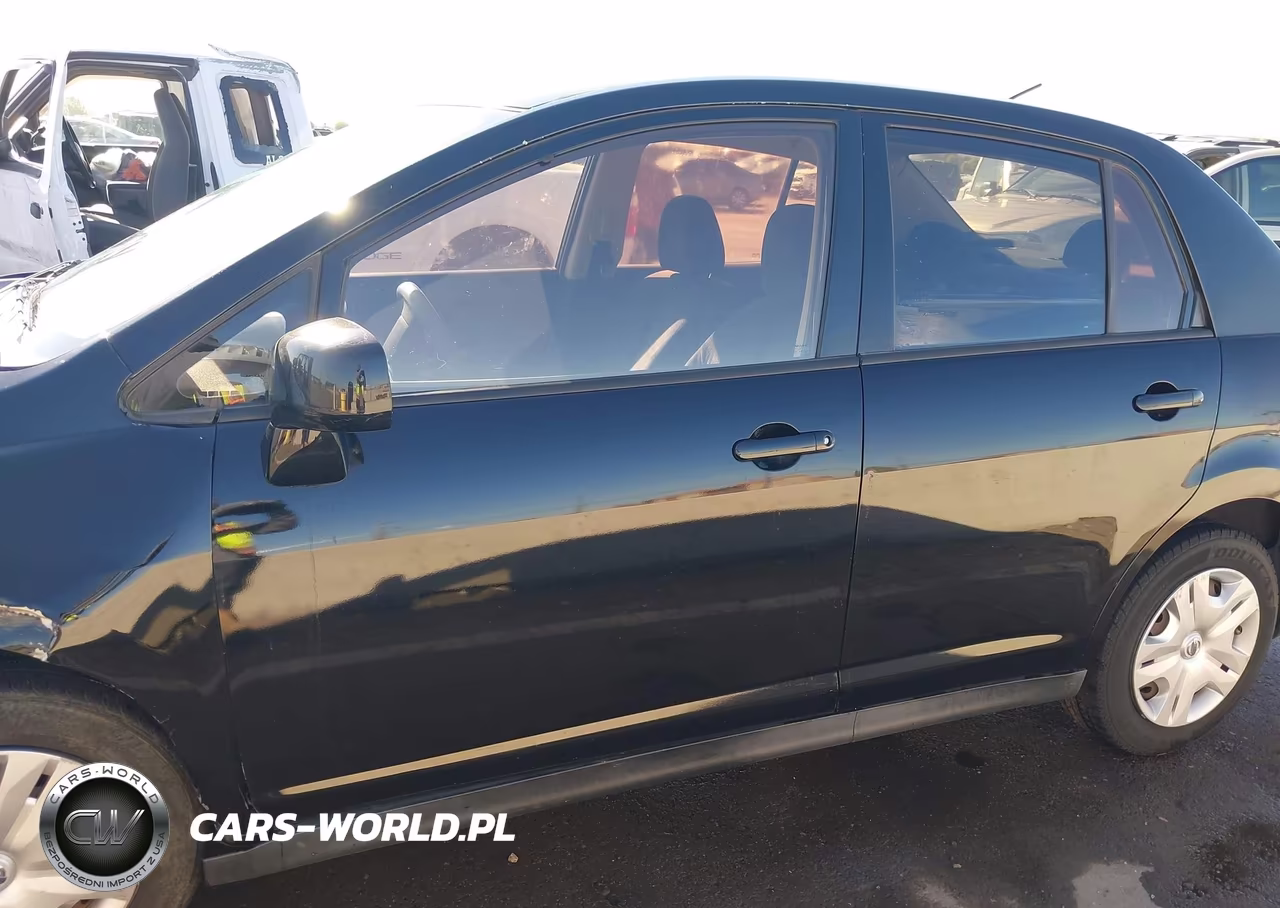 2010 Nissan Versa 1.8S VIN:3N1BC1APXAL422589 - 14