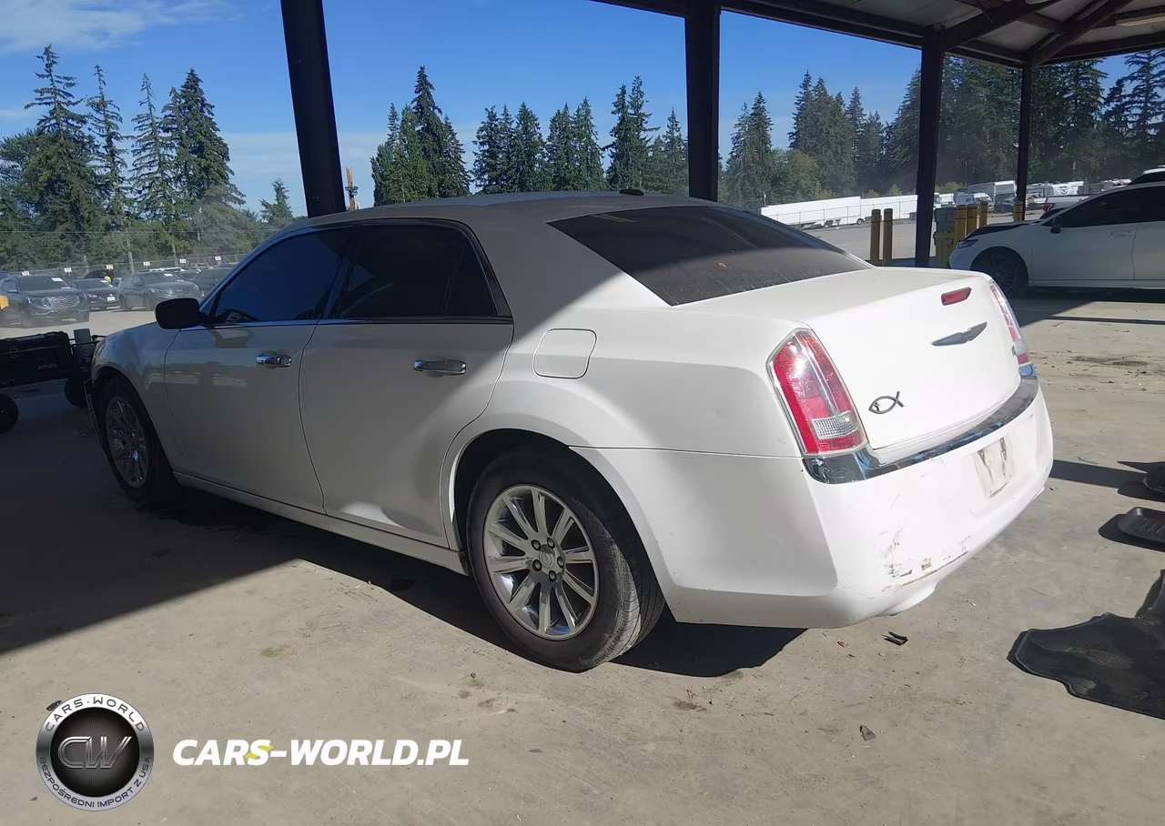 2013 Chrysler 300C VIN:2C3CCAET6DH661924 - 3