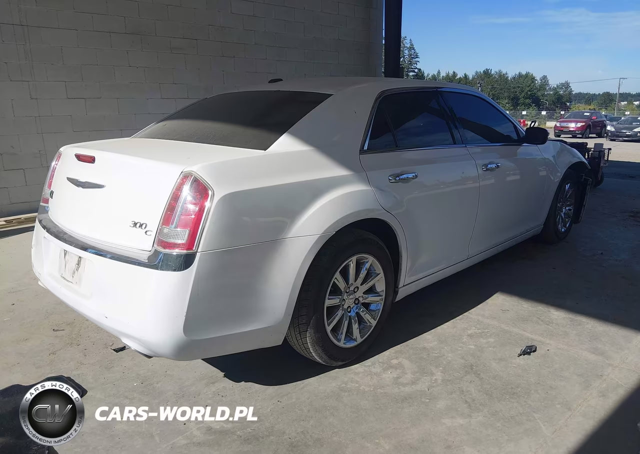 2013 Chrysler 300C VIN:2C3CCAET6DH661924 - 4