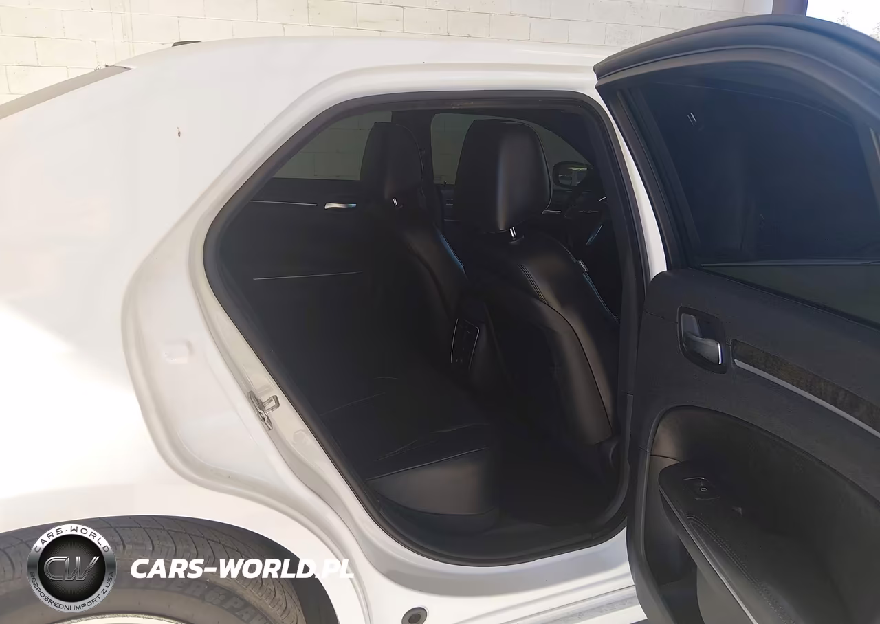 2013 Chrysler 300C VIN:2C3CCAET6DH661924 - 8