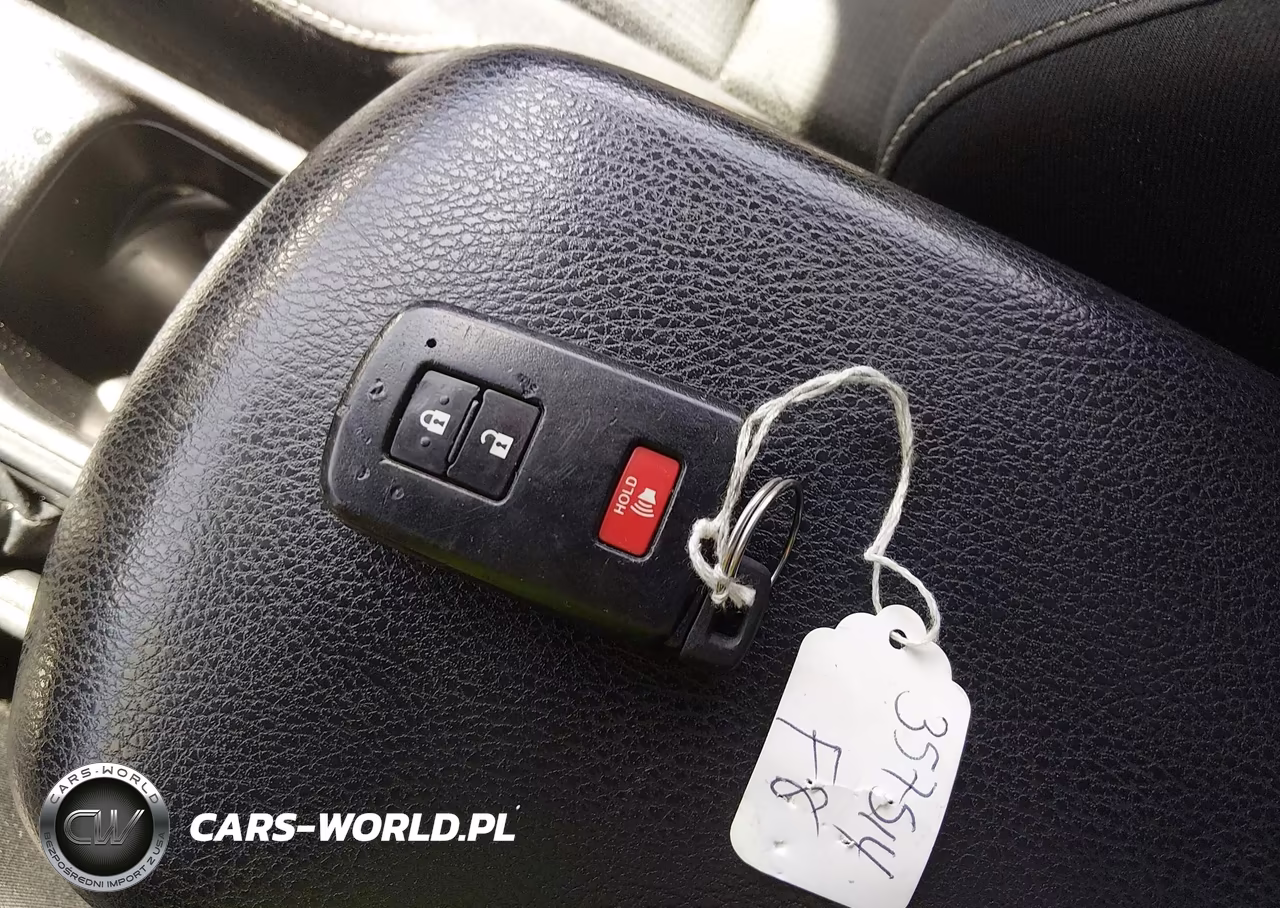 2017 Toyota Rav4 Hybrid Xle VIN:JTMRJREV3HD085546 - 11