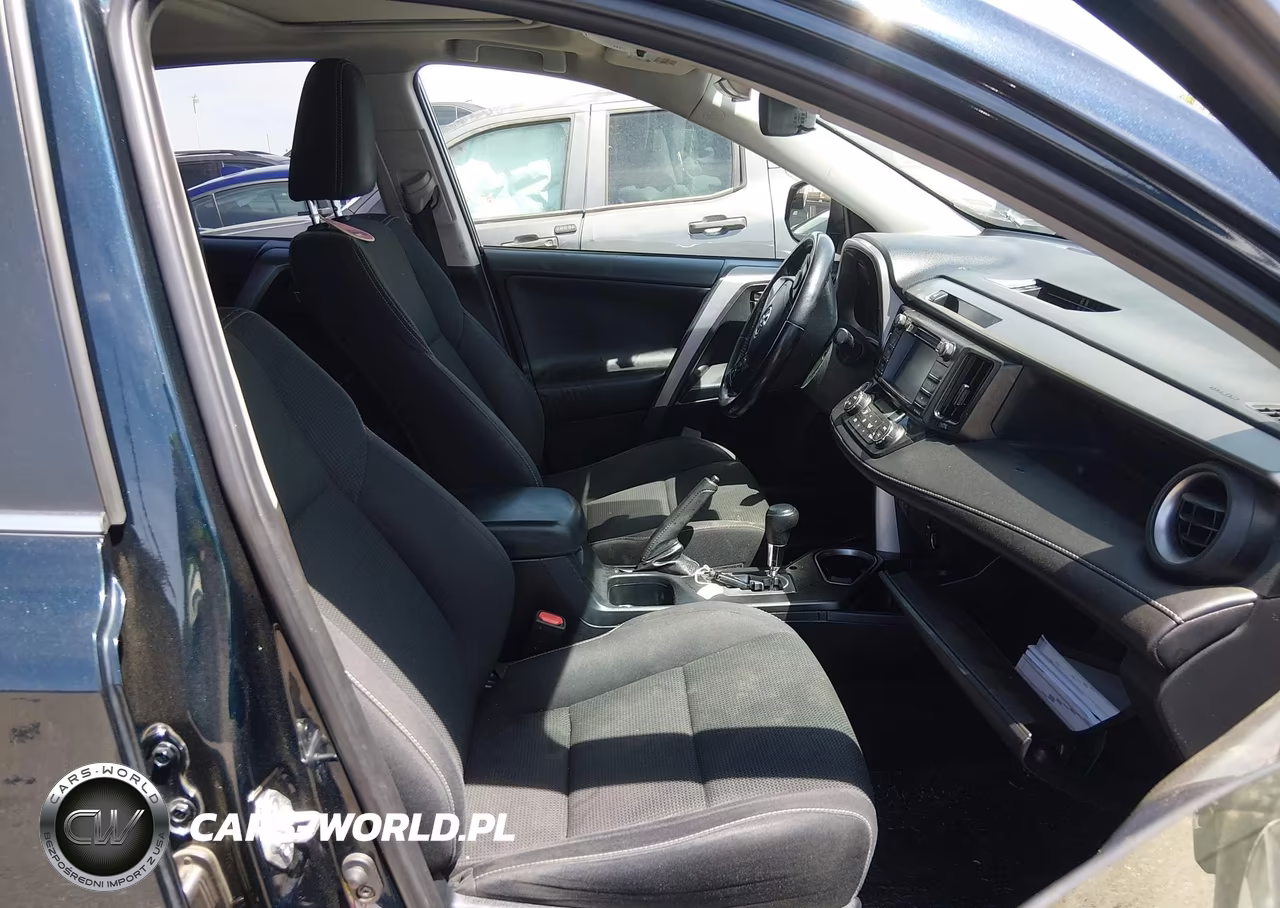 2017 Toyota Rav4 Hybrid Xle VIN:JTMRJREV3HD085546 - 5
