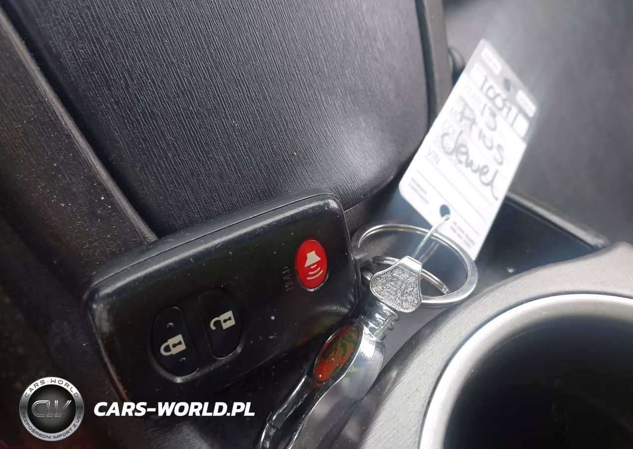 2013 Toyota Prius Three Se VIN:JTDKN3DU7D5620314 - 11