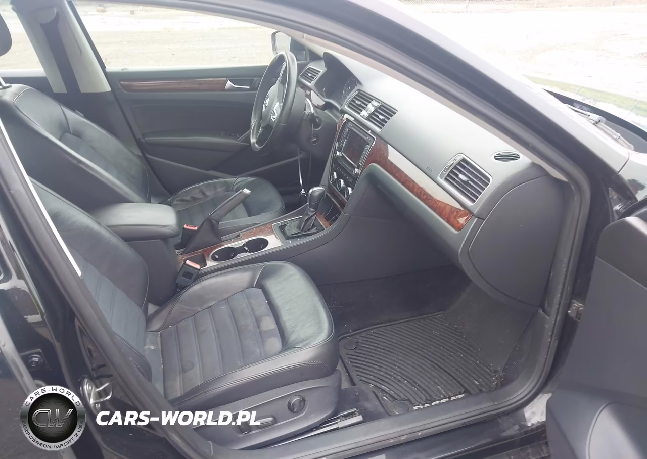 2013 Volkswagen Passat 3.6L V6 Sel Premium VIN:1VWCM7A38DC131777 - 5