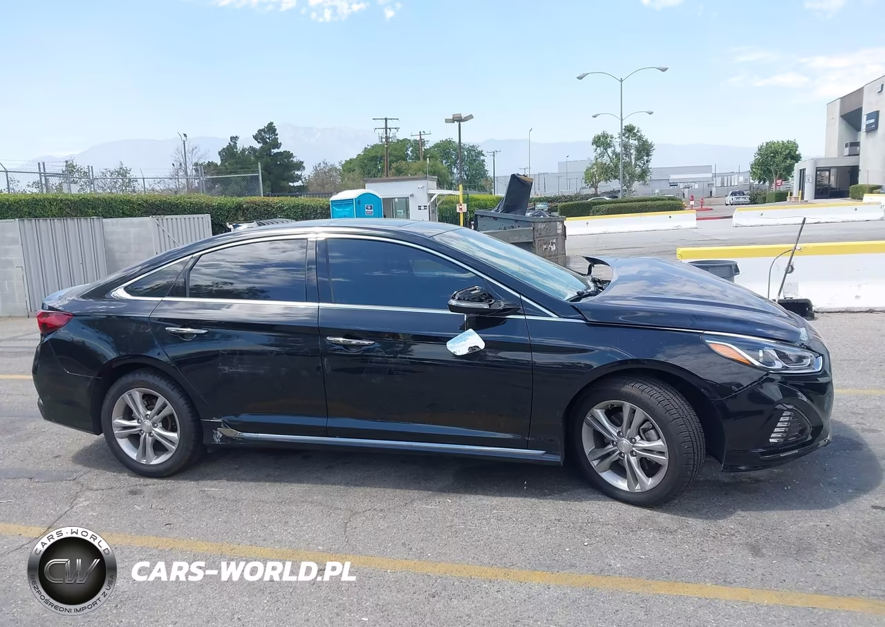2018 Hyundai Sonata Sport VIN:5NPE34AF8JH649587 - 16