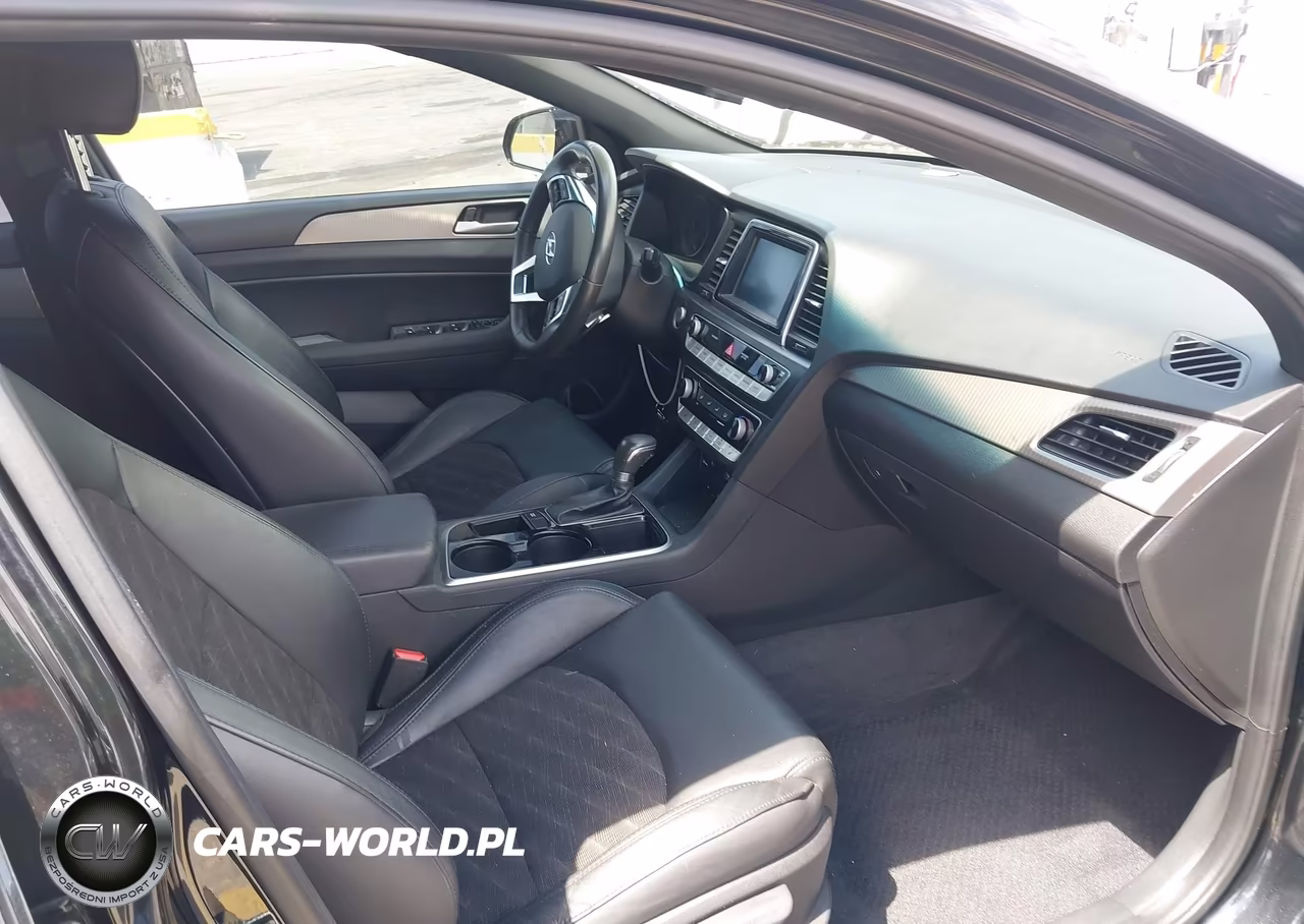 2018 Hyundai Sonata Sport VIN:5NPE34AF8JH649587 - 5