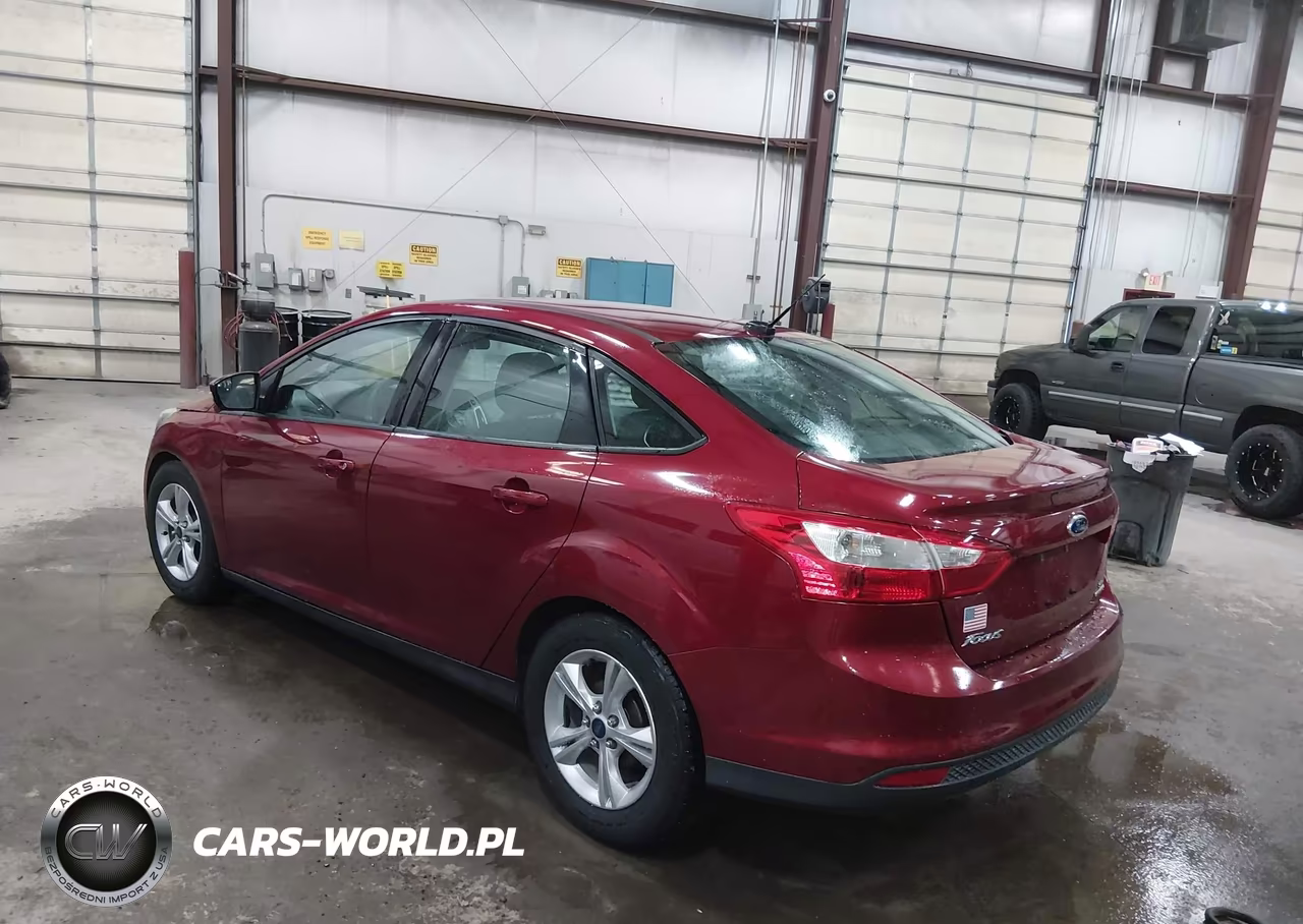 2014 Ford Focus Se VIN:1FADP3F27EL373863 - 3