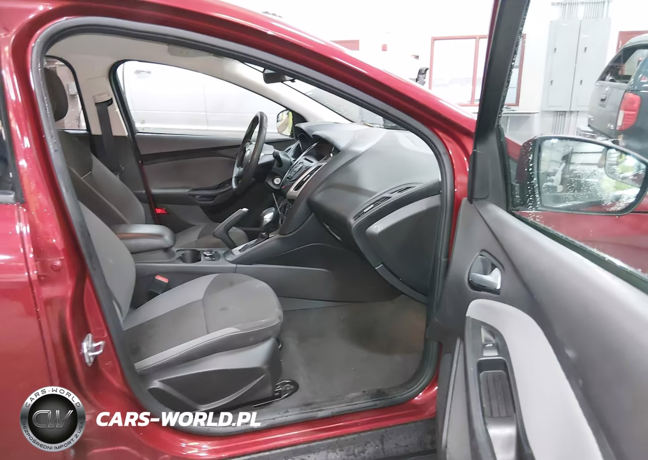 2014 Ford Focus Se VIN:1FADP3F27EL373863 - 5