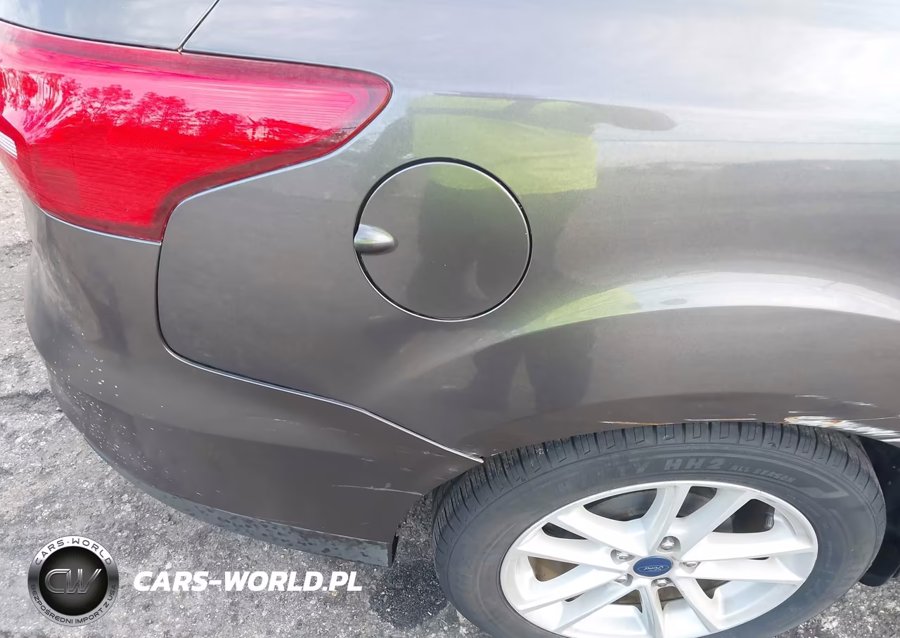 2018 Ford Focus Se VIN:1FADP3F20JL218260 - 13