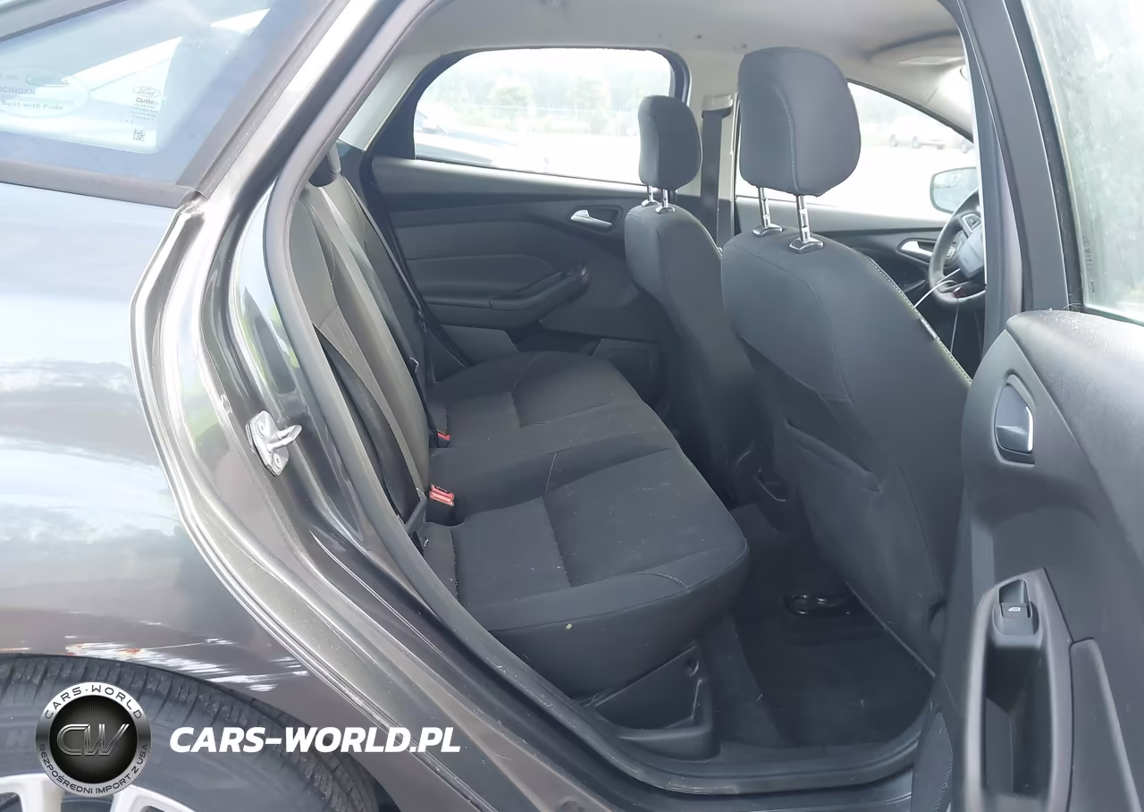 2018 Ford Focus Se VIN:1FADP3F20JL218260 - 8