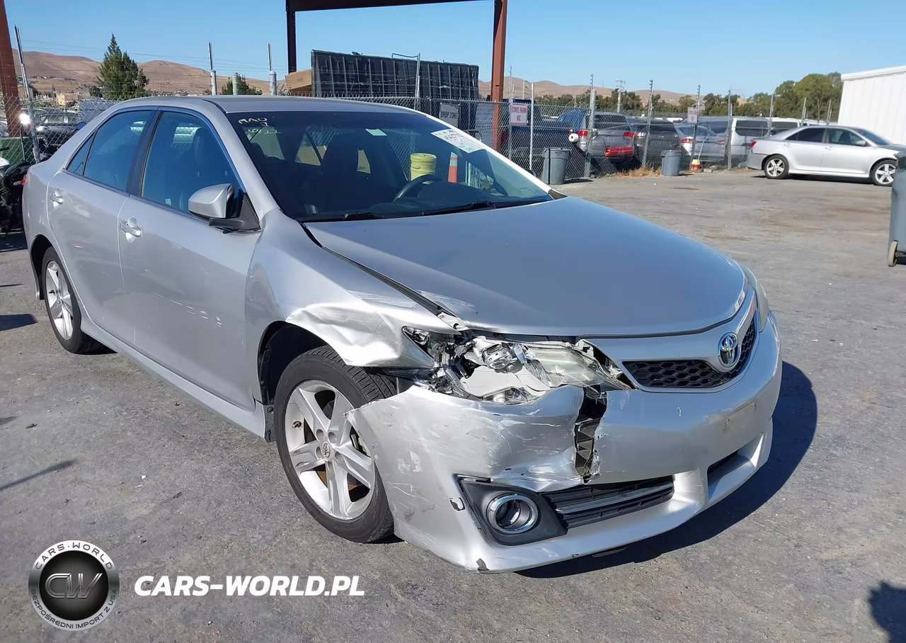2014 Toyota Camry Se – zdjęcie 1 z 18