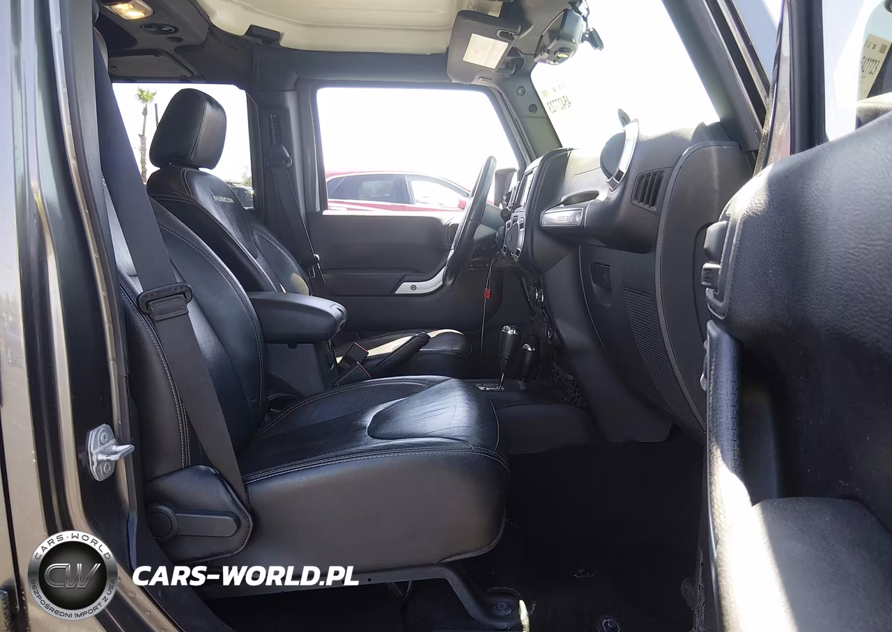 2016 Jeep Wrangler Unlimited Rubicon VIN:1C4BJWFG7GL298939 - 5