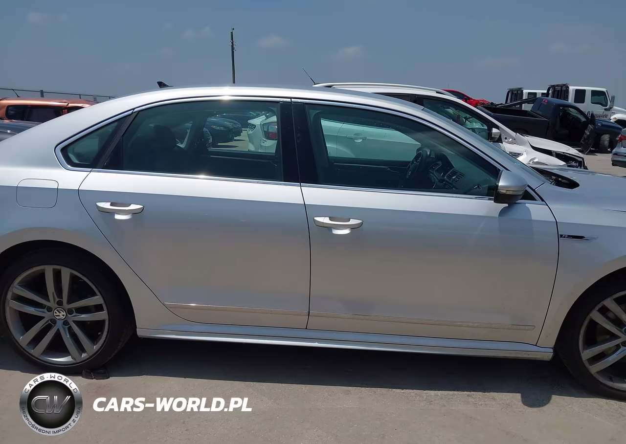 2017 Volkswagen Passat 1.8T R-Line VIN:1VWDT7A34HC036016 - 13