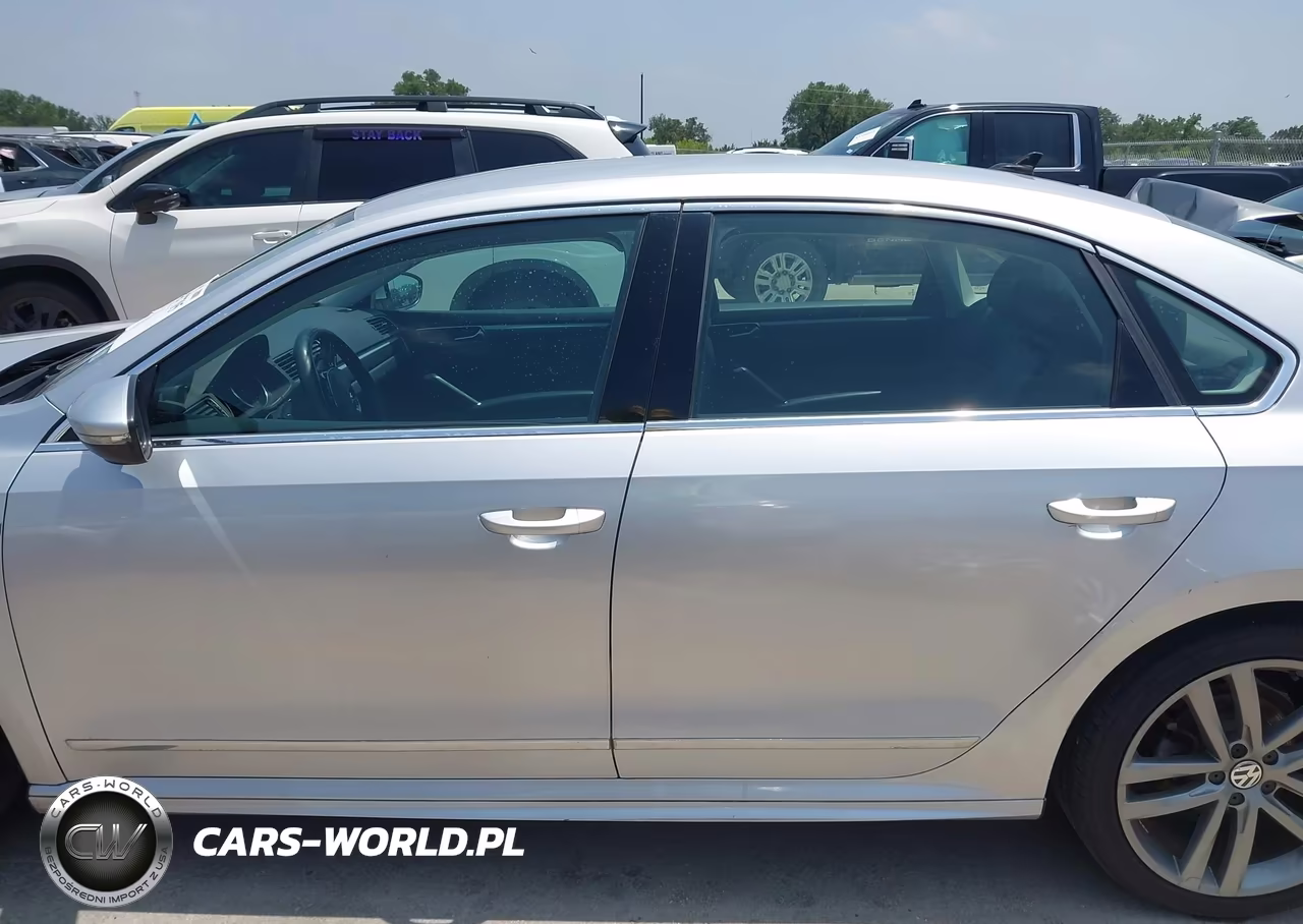 2017 Volkswagen Passat 1.8T R-Line VIN:1VWDT7A34HC036016 - 14