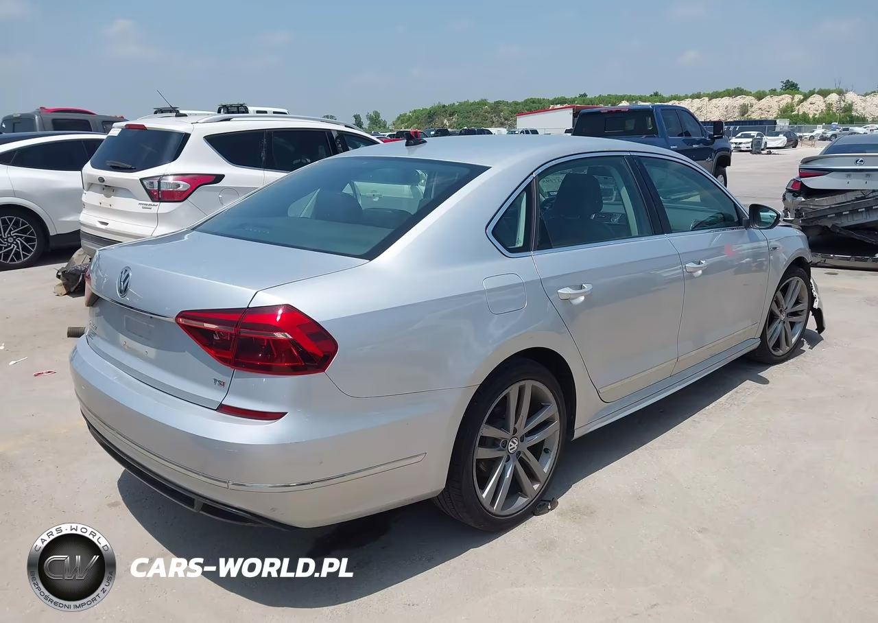 2017 Volkswagen Passat 1.8T R-Line VIN:1VWDT7A34HC036016 - 4