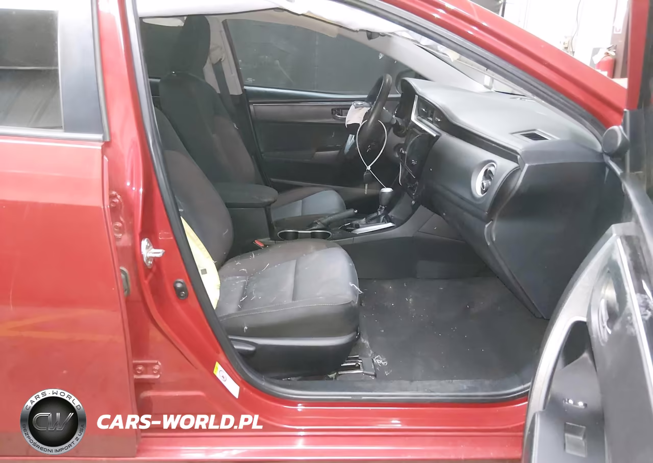 2018 Toyota Corolla Le VIN:5YFBURHE0JP807384 - 5