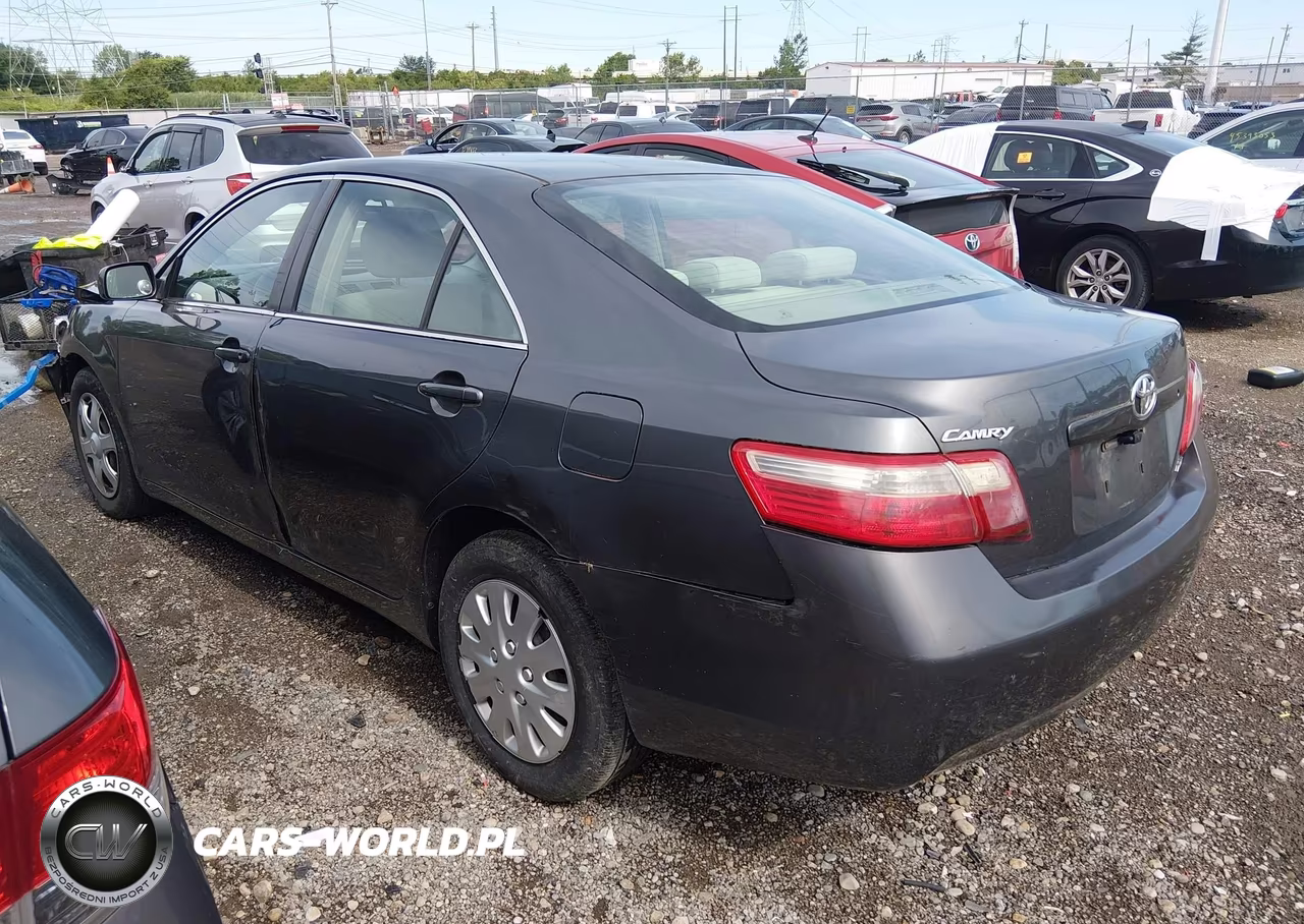 2007 Toyota Camry Le VIN:4T1BE46KX7U061123 - 3